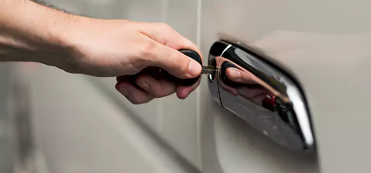 Why Choose Our Auto Locksmith Team in Navarre, FL?