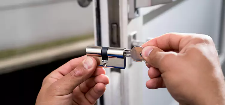 Emergency Locksmith for House Navarre