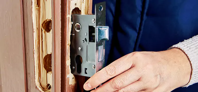 Garage Door Lock Replacement Navarre