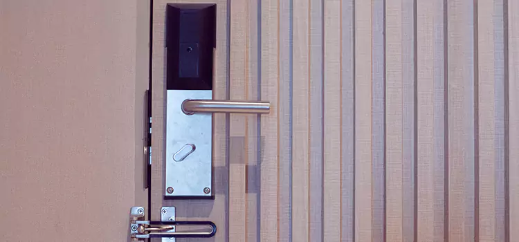 Installing a Maglock Navarre