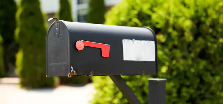Secure Mailboxes for Packages Navarre